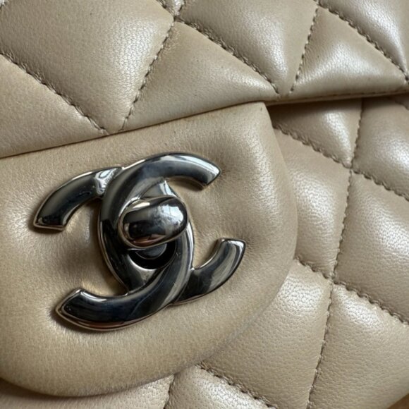Chanel Classic Beige Clair Lambskin Quilted Medium Double Flap Bag Authentic - Picture 7 of 12